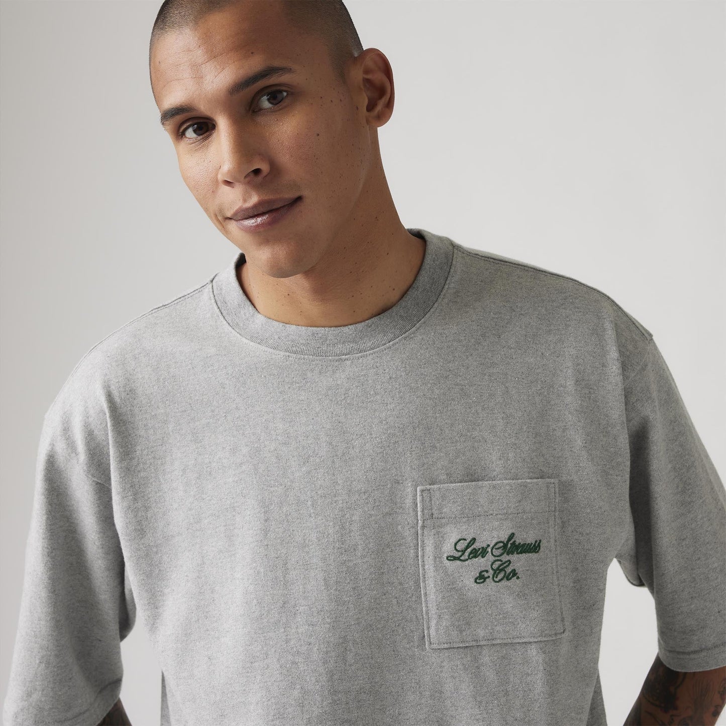 Levi's® Men's Half-Sleeve Graphic Pocket T-Shirt