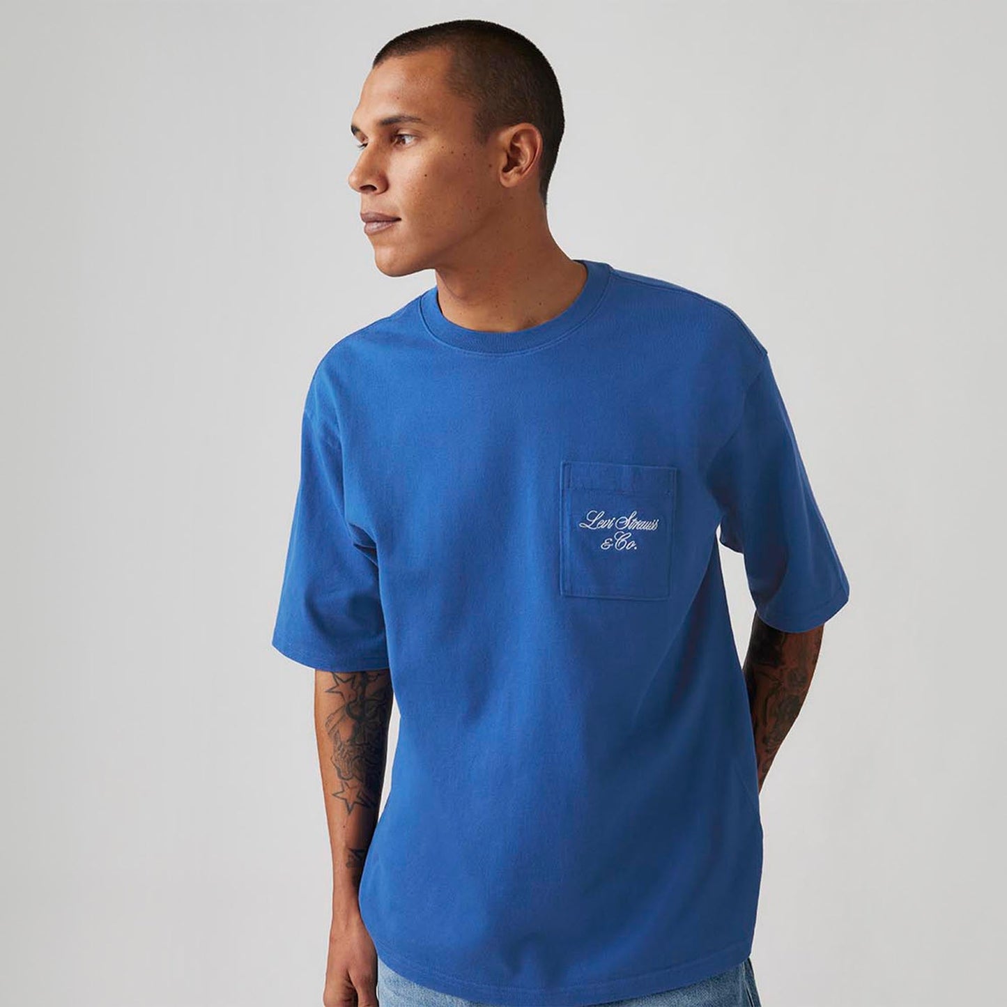Levi's® Men's Half-Sleeve Graphic Pocket T-Shirt