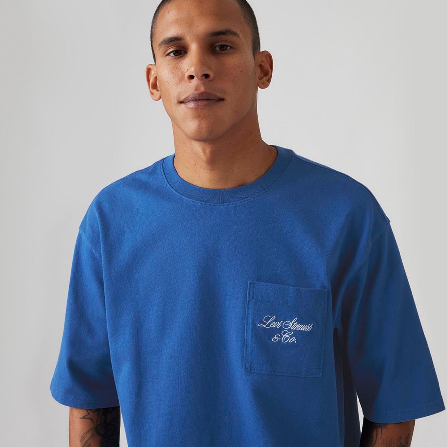 Levi's® Men's Half-Sleeve Graphic Pocket T-Shirt